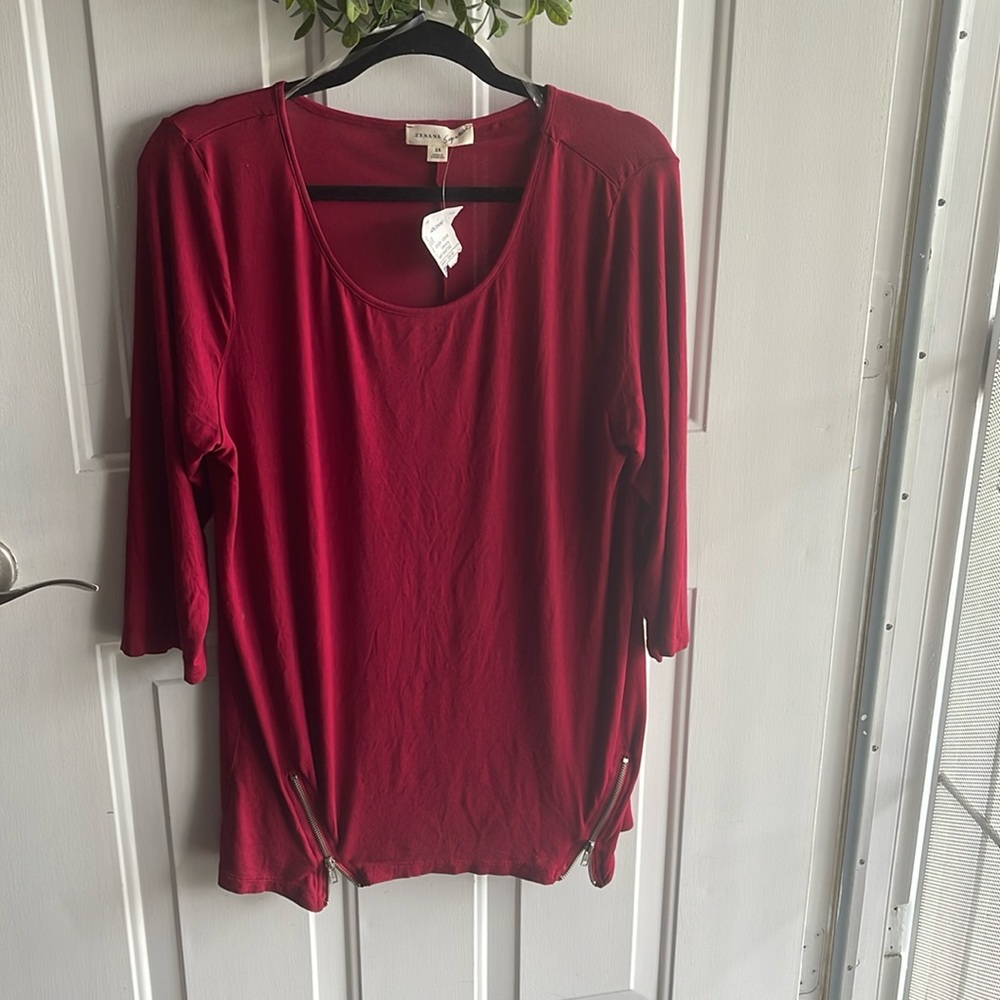 Zenana Signature Red 3/4 length sleeve top. Side front zippers.